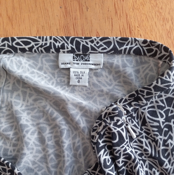 Diane Von Furstenberg Silk Skirt size 6 Small - Picture 3 of 5